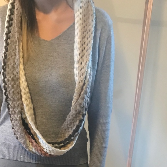 Infinity Loop Scarf - Picture 3 of 3